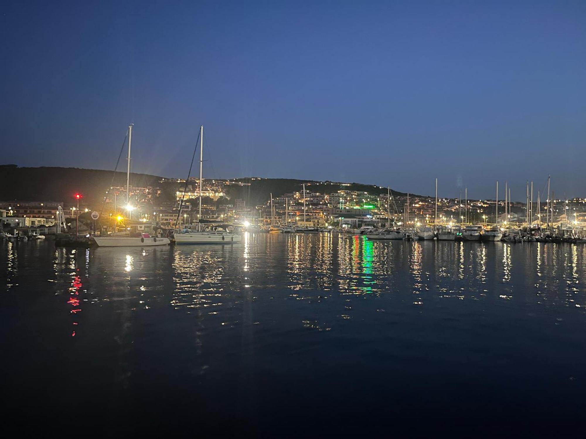 L'Angolo Sul Porto パラーウ エクステリア 写真